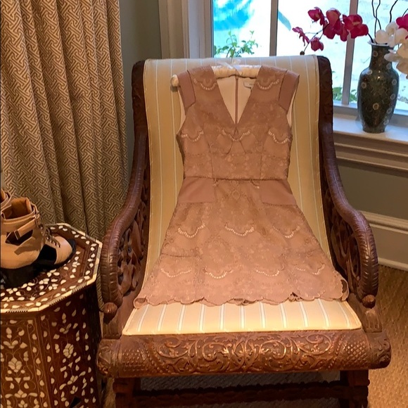 REISS FEMININE LACE FIT AND FLARE DRESS IN NUDE SIZE 4 - Picture 10 of 14